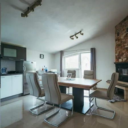 Nadalina, Apartamento *