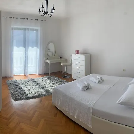 Nadalina, Apartman