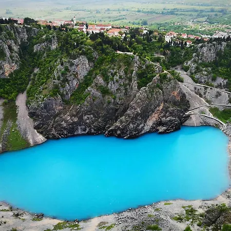 Nadalina, *