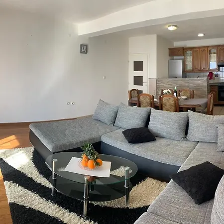 Nadalina, Apartman *